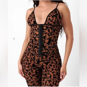 Poster Girl Chestnut Leopard Set